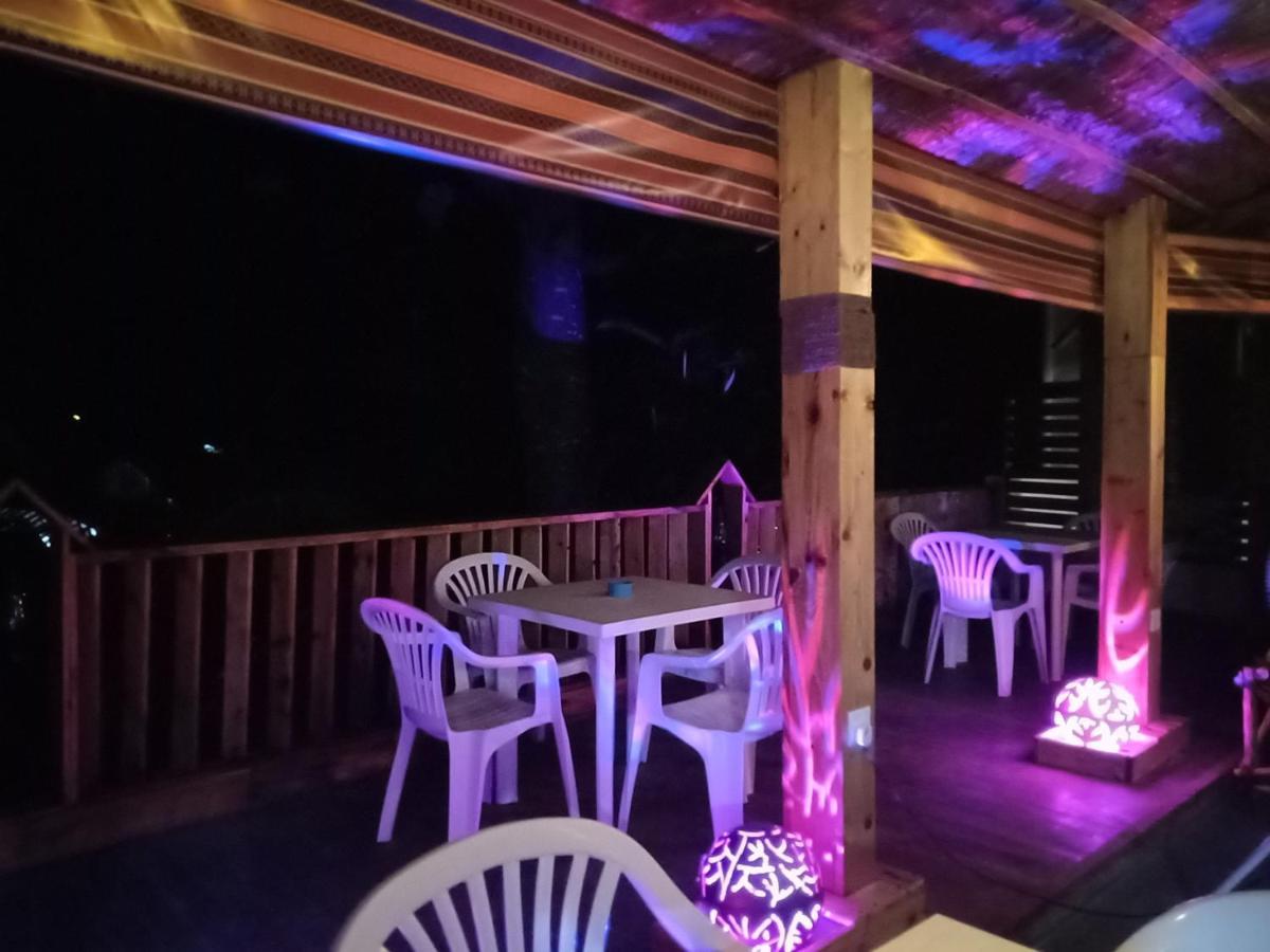 Maalhos Thila Inn Екстериор снимка