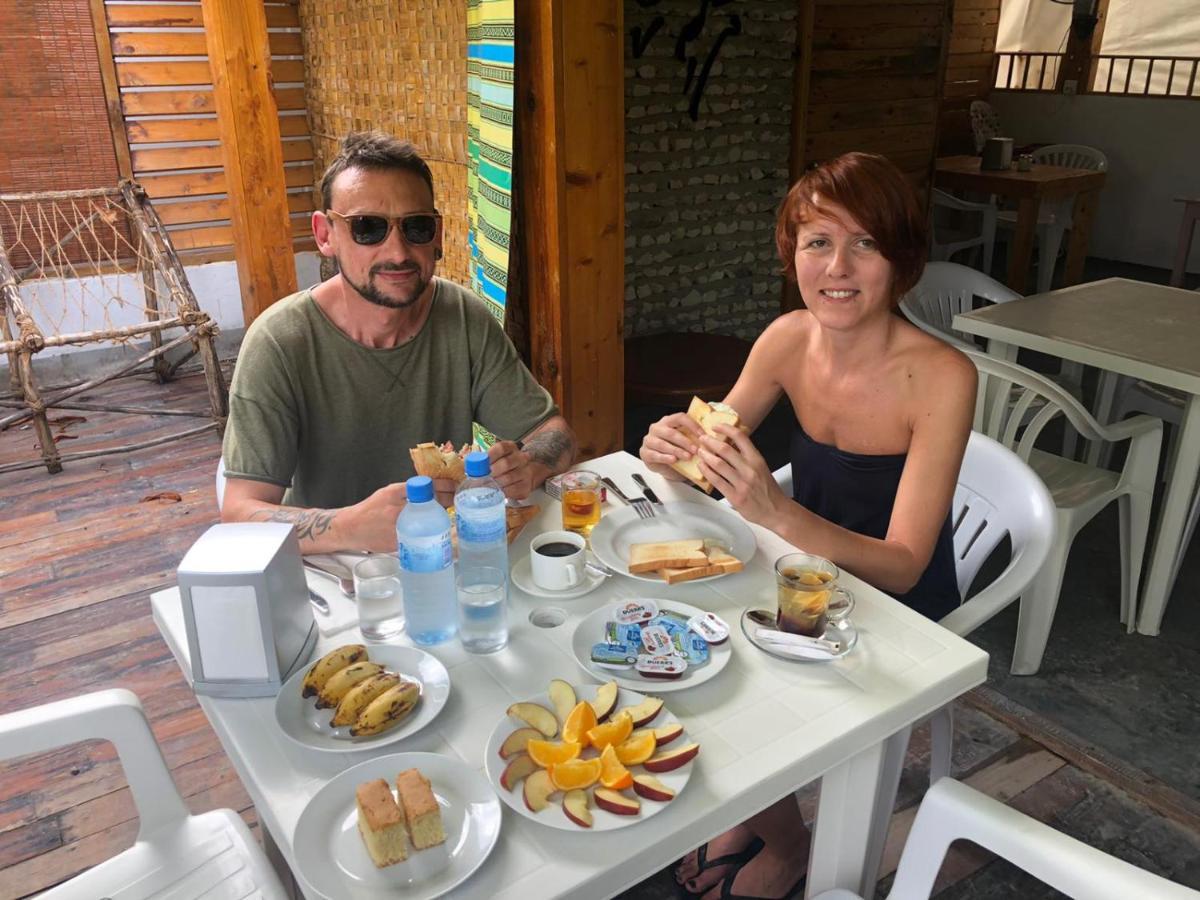 Maalhos Thila Inn Екстериор снимка